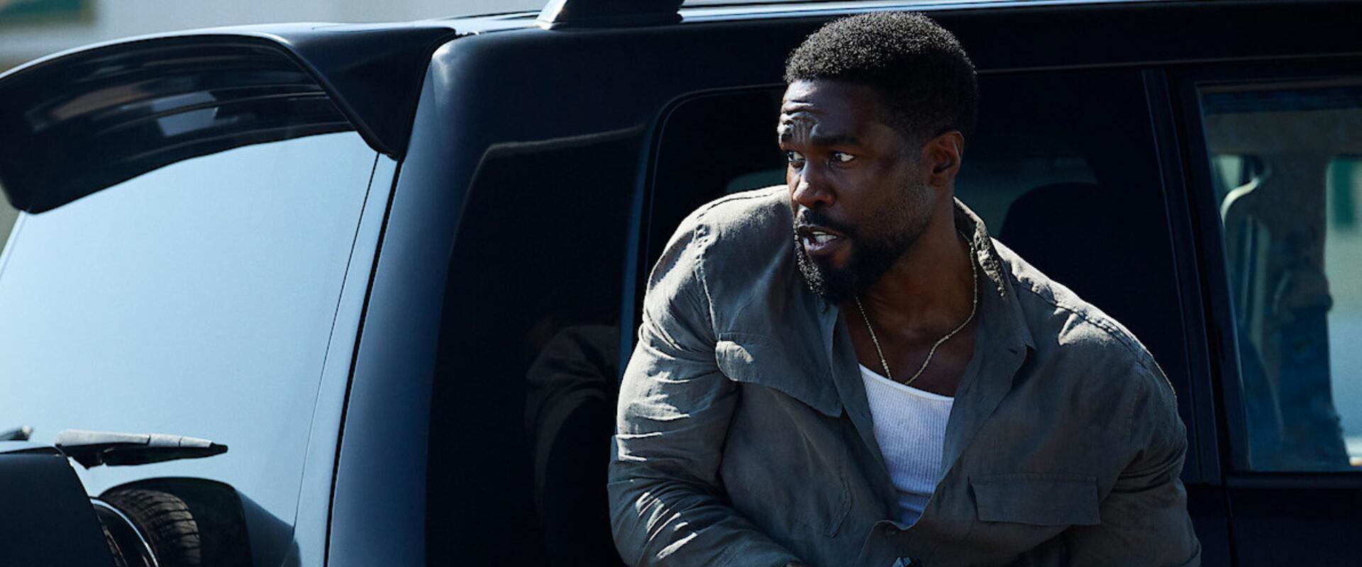 Előzetest és premierdátumot is kapott A tűzben edzett férfi sorozatváltozata