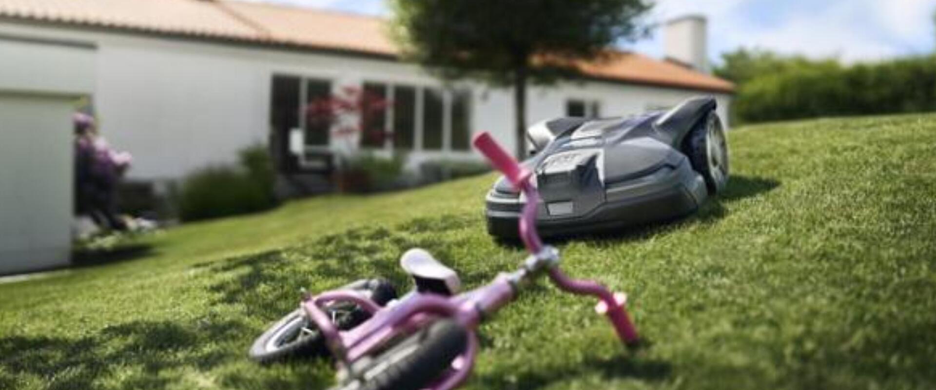 Hogyan válasszunk robotfűnyírót a kertünk sajátosságaihoz igazítva?