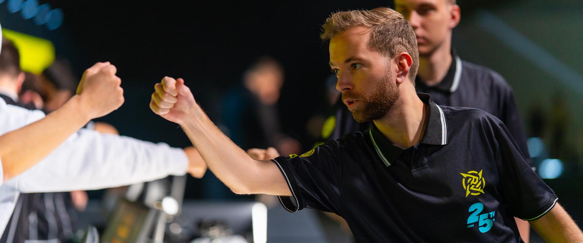 A csapat után a klub is elvesztette svéd jellegét, költözik a Ninjas in Pyjamas