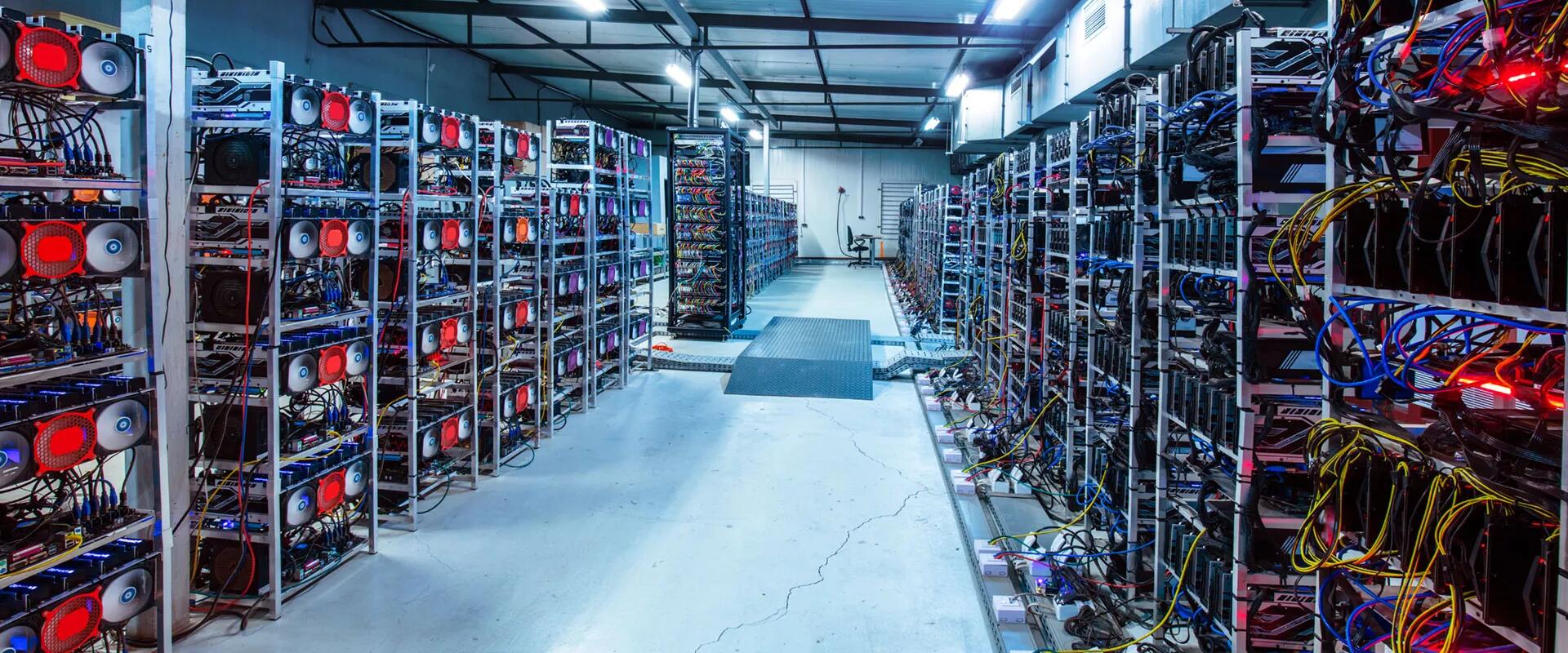 Kriptofarm helyett FIFA-gyárat találtak Ukrajnában a rendőrök egy razzia során