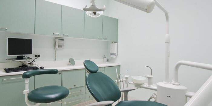 Üzlet - Az egészséges mosoly megőrzésének titkai: fókuszban a fogágybetegségek