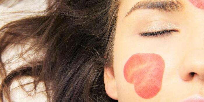 Üzlet - Hialuronsav: Az ifjúság és a szépség megőrzésének kulcsa