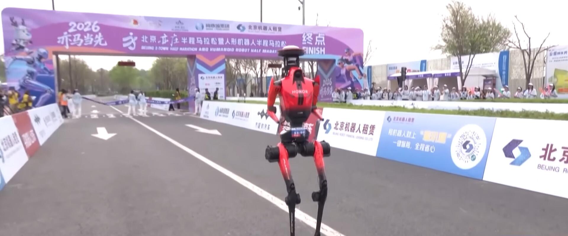 Egy év alatt megtanultak félmaratont futni a szerencsétlen robotok