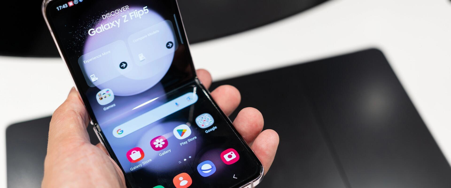 Nem csak az Apple, a Samsung is beveti a gyűrődésmentes kijelzőt