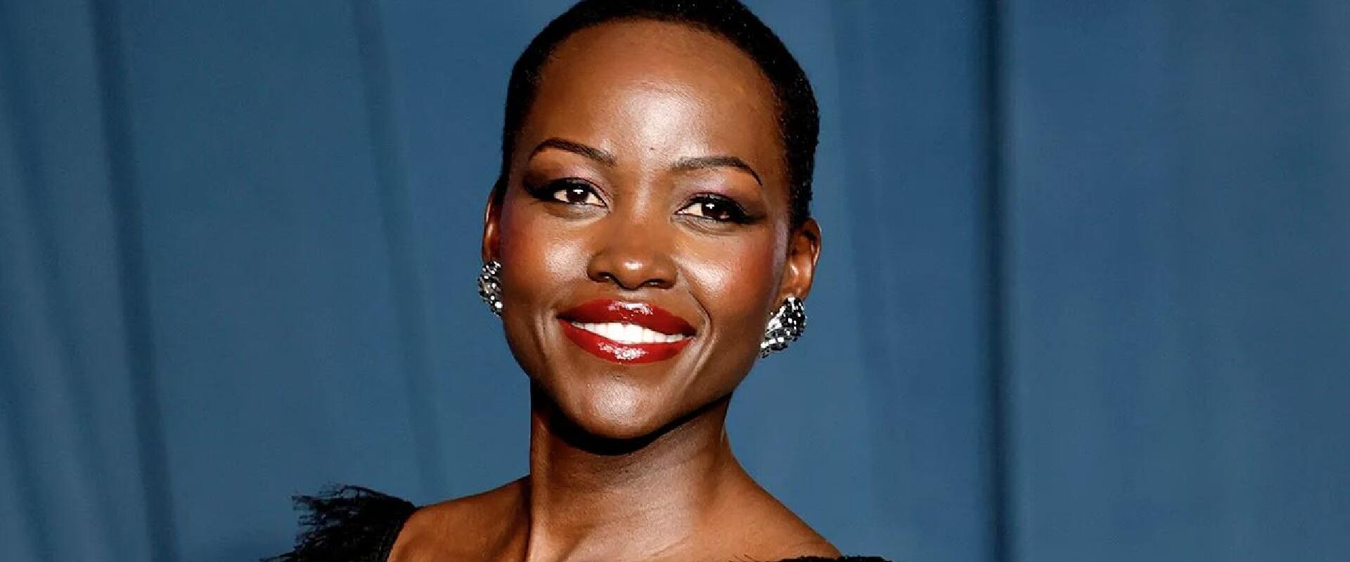 „A szépséget nem lehet eljátszani” – Lupita Nyong’o reagált az Odüsszeia Szép Heléna-szereposztására