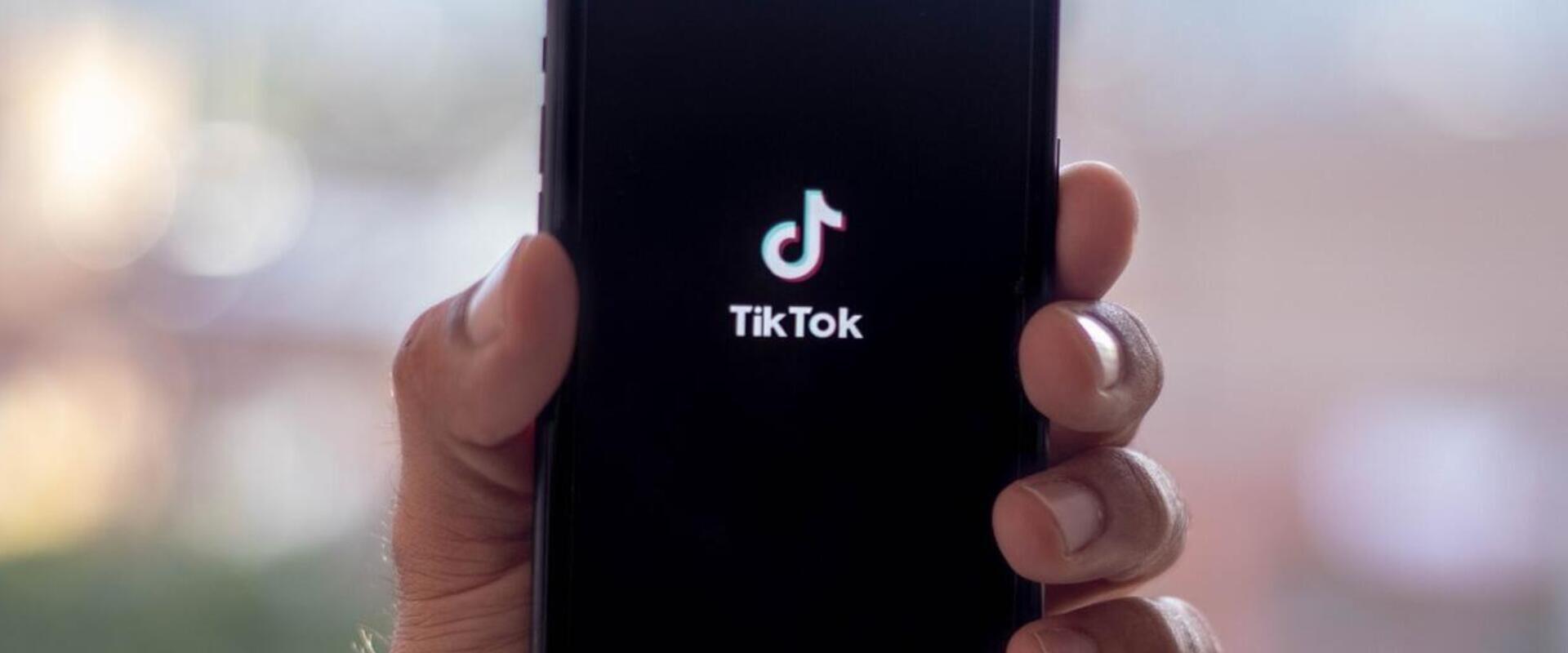 TikTok-influenszereket büntetett a NAV, milliók után nem adóztak szándékosan