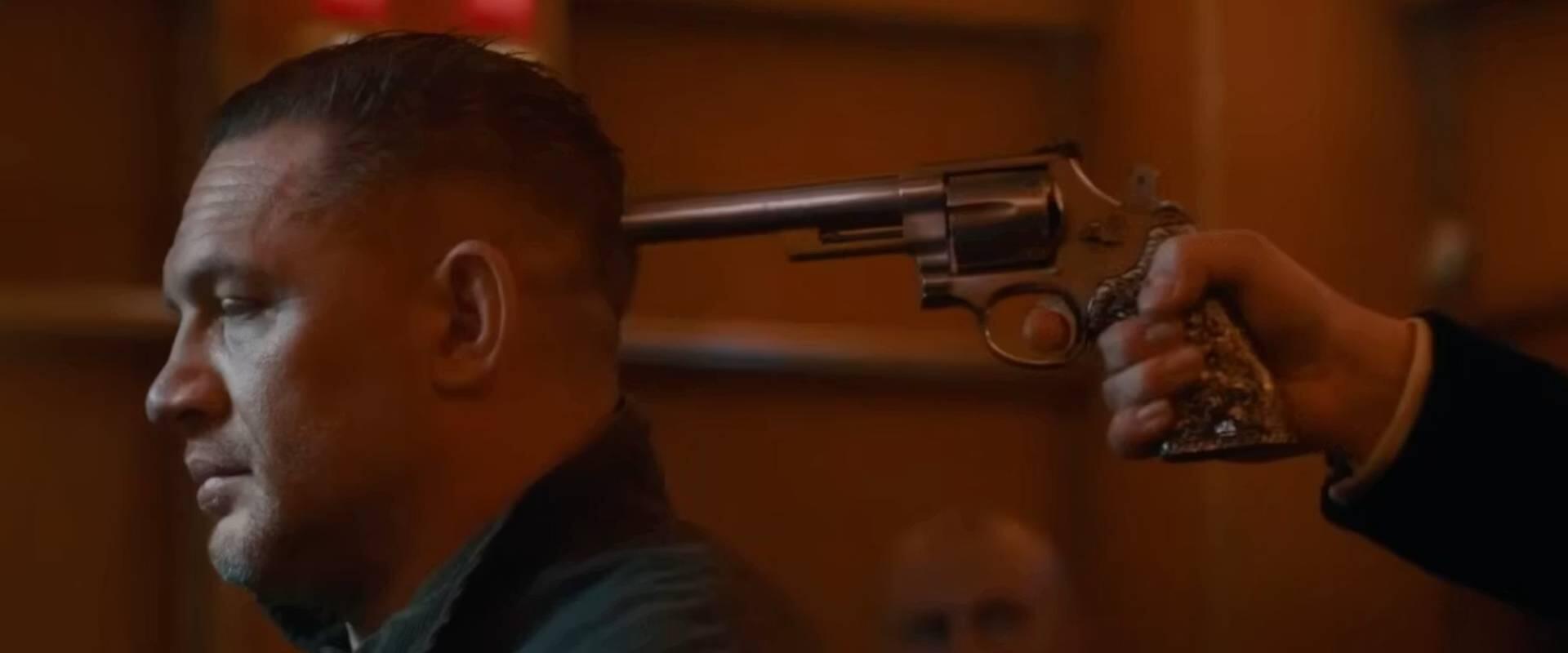 Tom Hardy újra „elsimítja