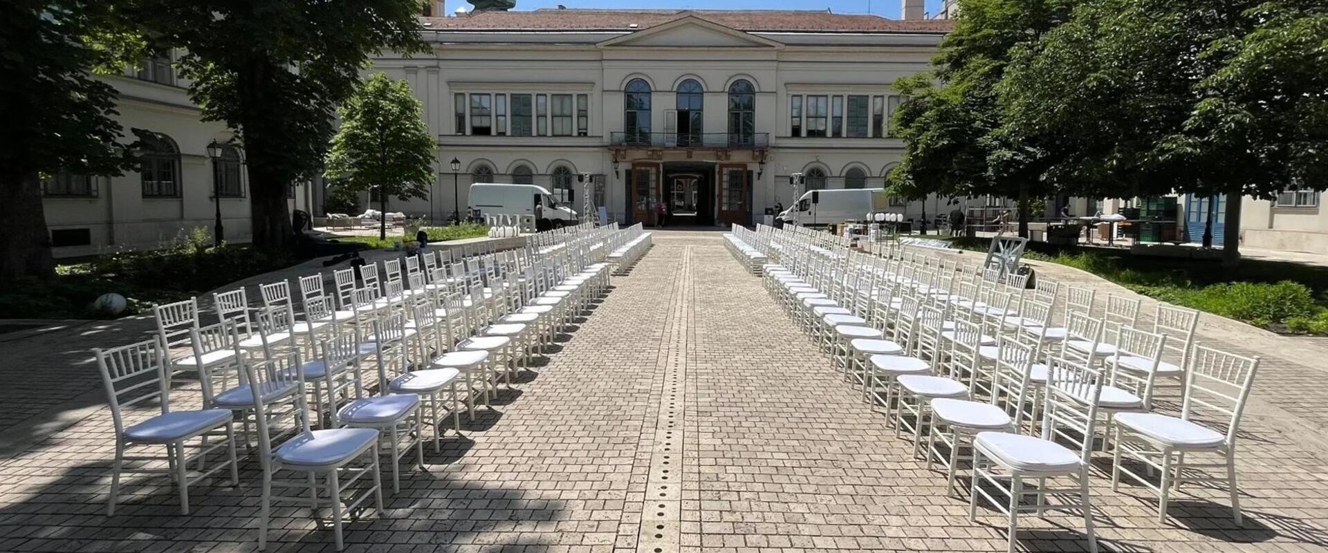 Elegáns székek a rendezvényeken