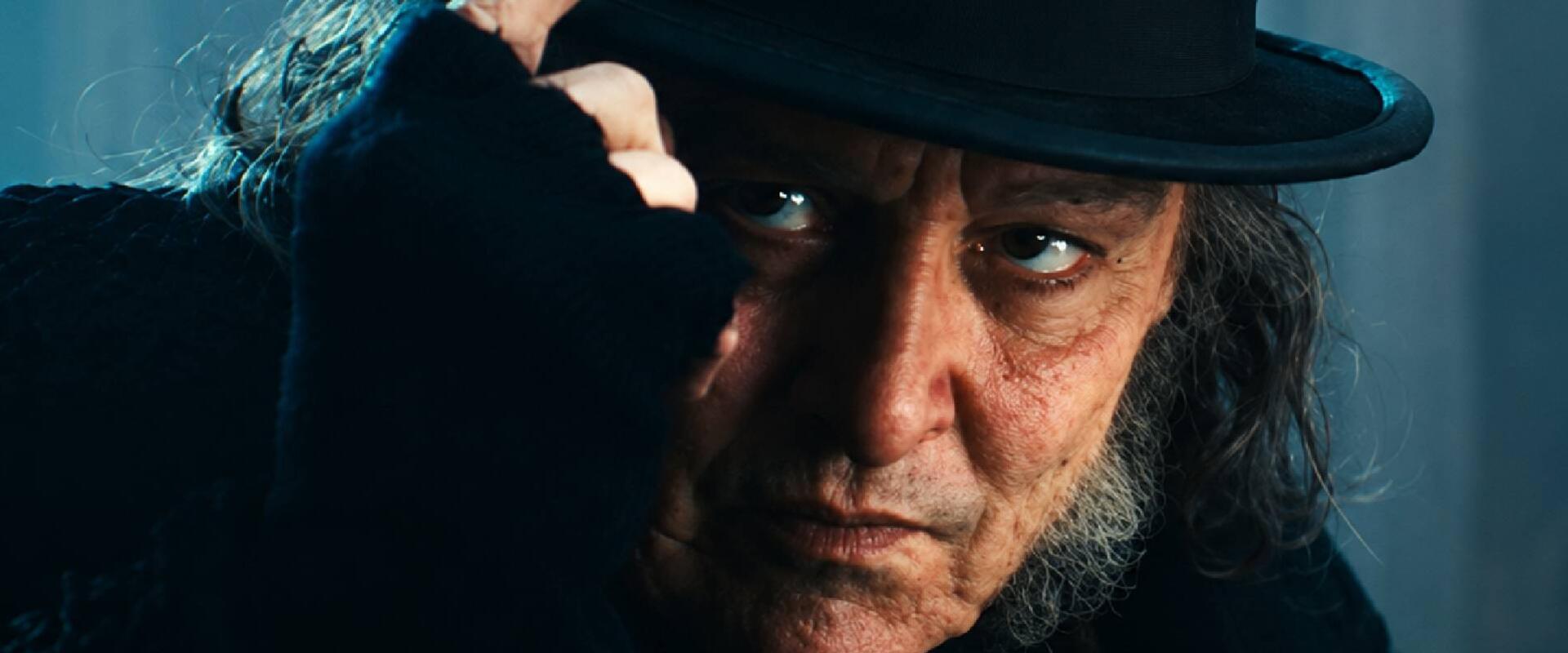 Johnny Depp Karácsonyi éneke inkább rémálom, mint karácsonyi csoda – itt az Ebenezer első előzetese