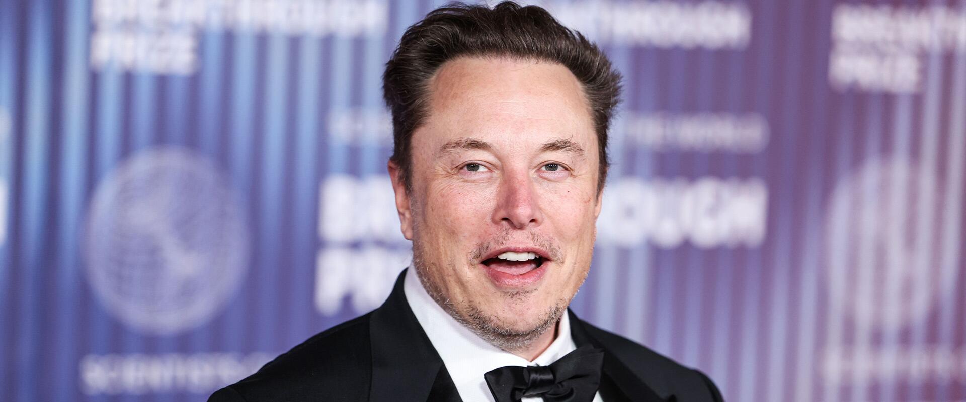 A vetkőztető appok betiltása ellen vonul harcba Elon Musk