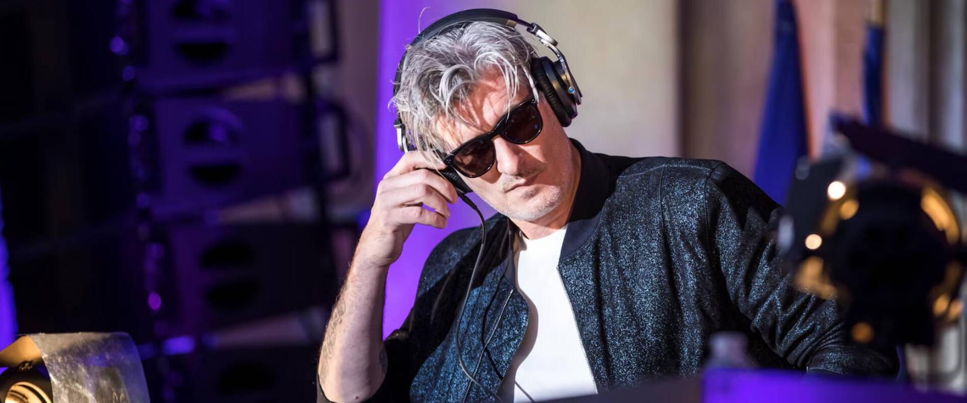 Meghalt Kavinsky, a Drive – Gázt! ikonikus főcímzenének szerzője