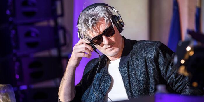 Film és Sorozat - Meghalt Kavinsky, a Drive – Gázt! ikonikus főcímzenének szerzője