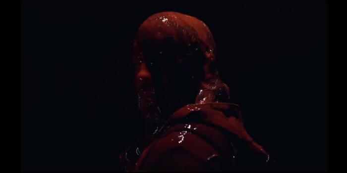 Film és Sorozat - Ennyi művért talán még egyetlen horrorfilmhez sem használtak