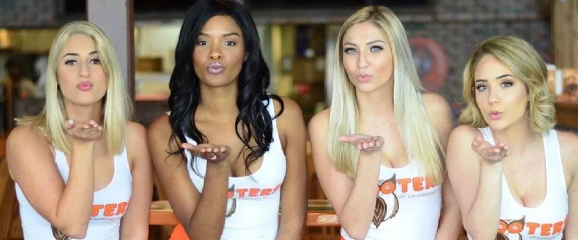Nem vicc: filmet kap a Hooters