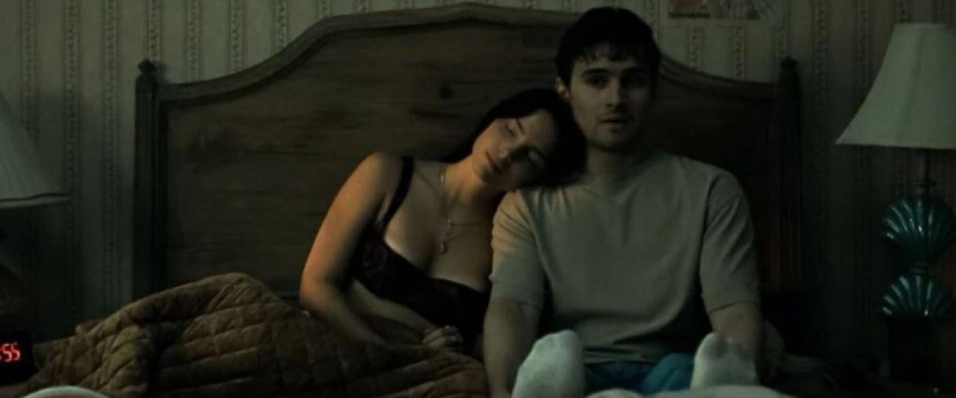 A Megszállottság színésznője már megint egy őrült filmben kapott főszerepet, ezúttal ufók és krokodilok is jönnek