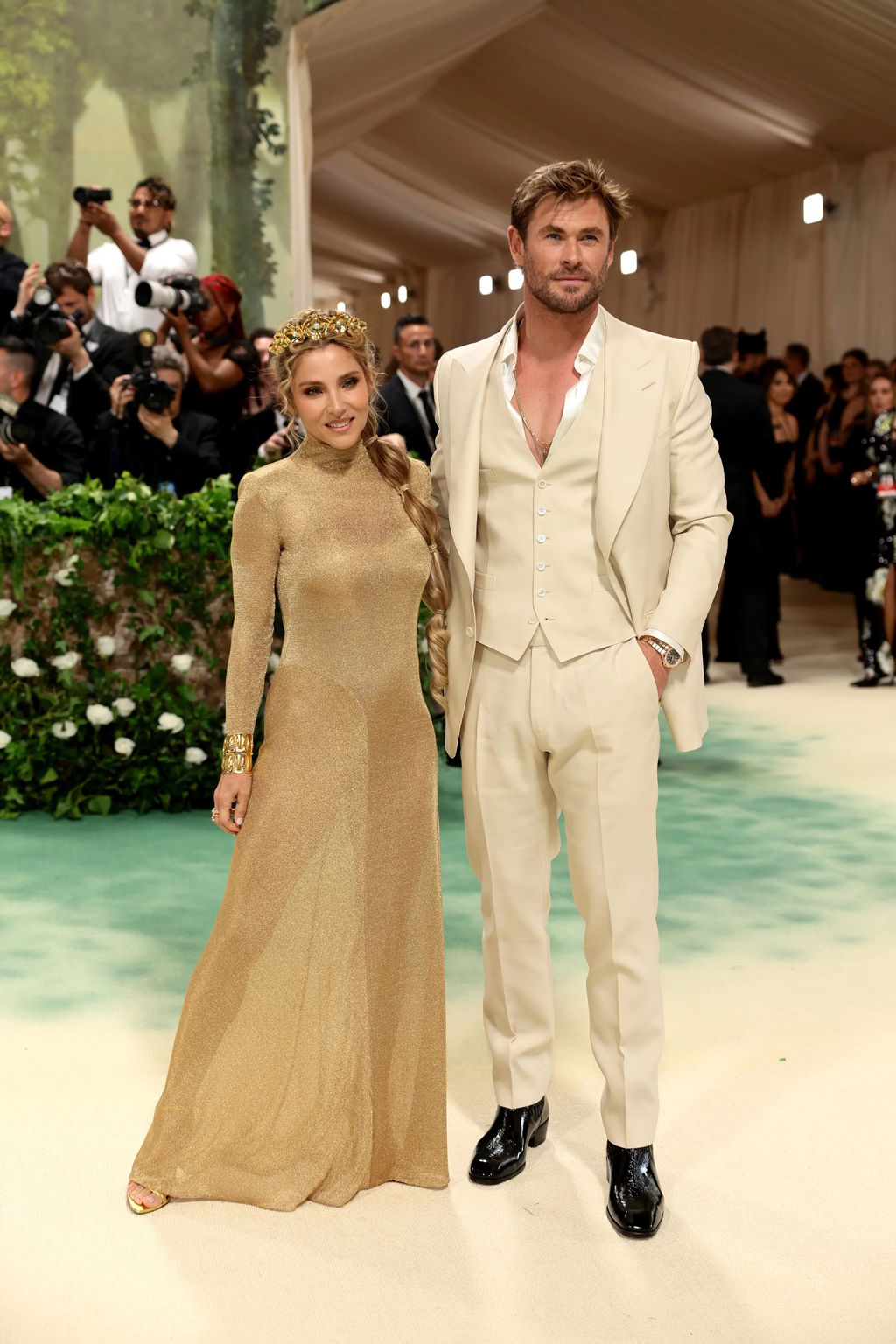 Elsa Pataki és férje Chris Hemsworth