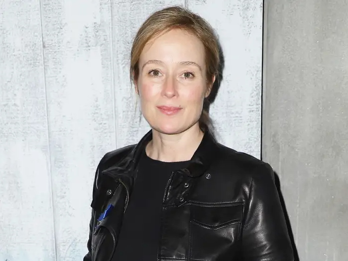 Jennifer Ehle a pilotban Catelyn Starkot alakította, majd önként távozott