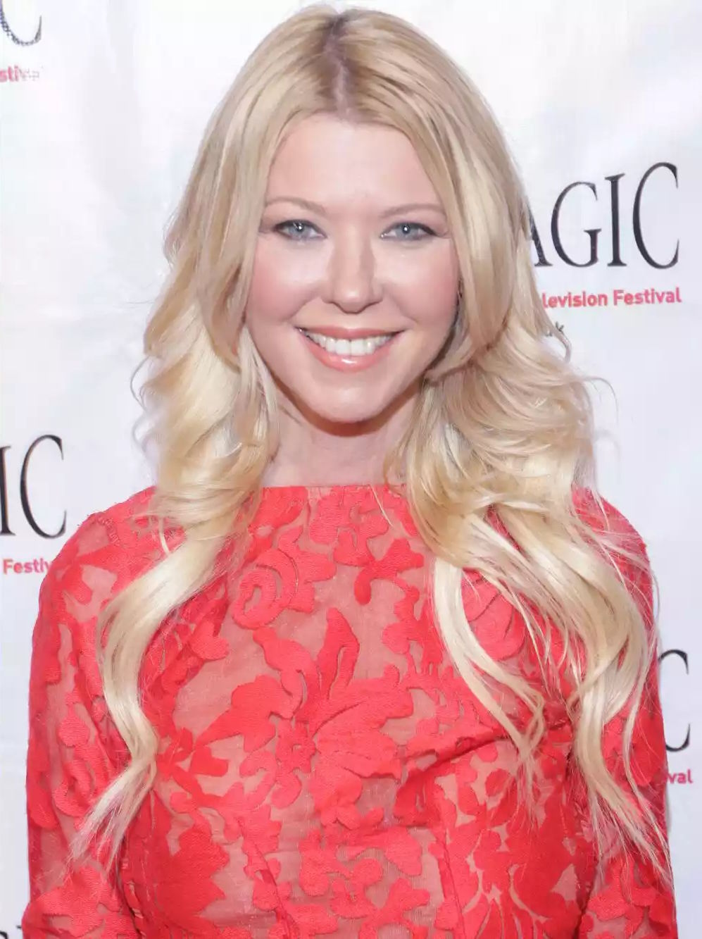 Tara Reid, mint Vicky Lathum