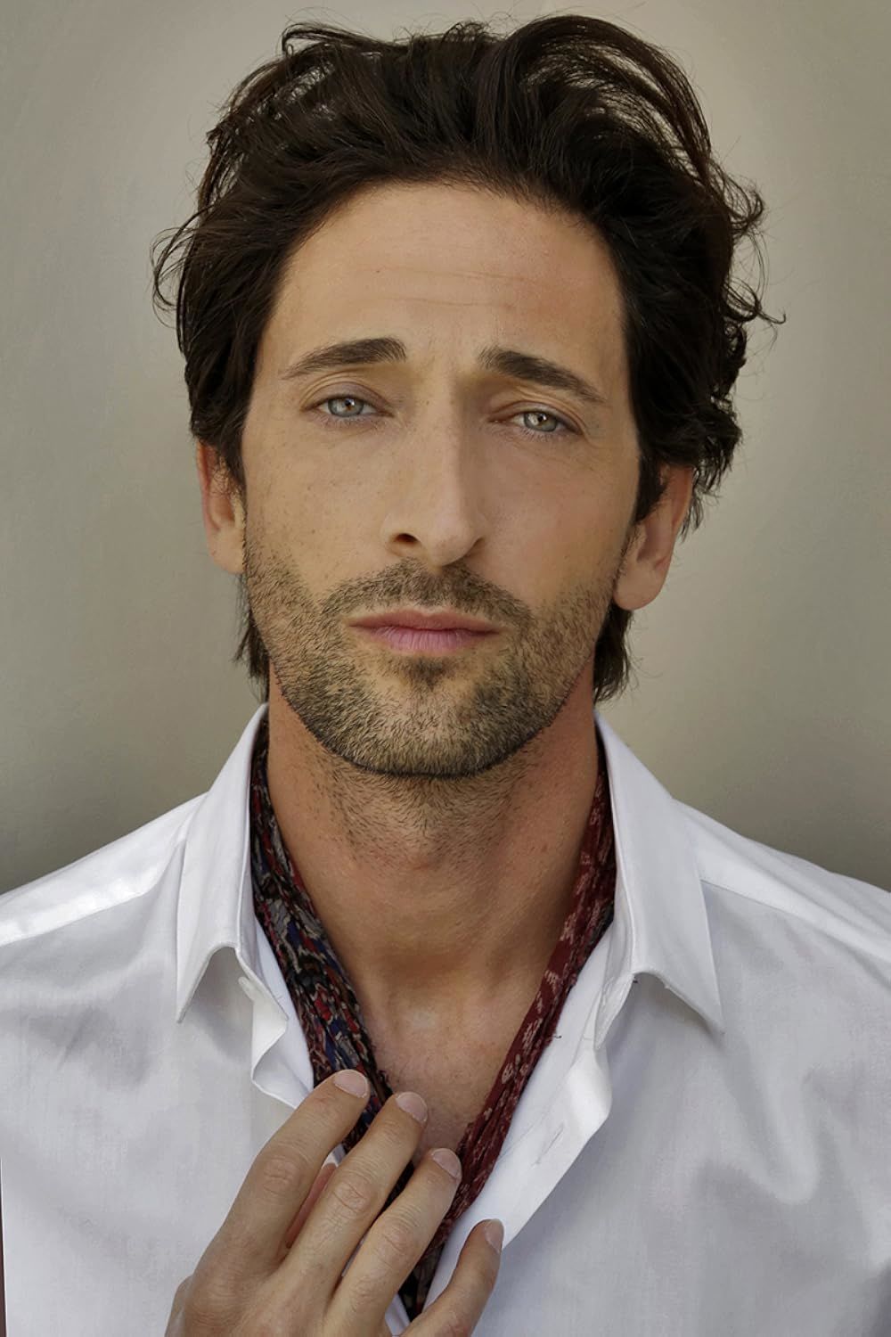 Adrien Nicholas Brody Elliot Brody nyugalmazott történelemprofesszor és Sylvia Plachy magyar származású fotográfus egyetlen gyermekeként látta meg a napvilágot.