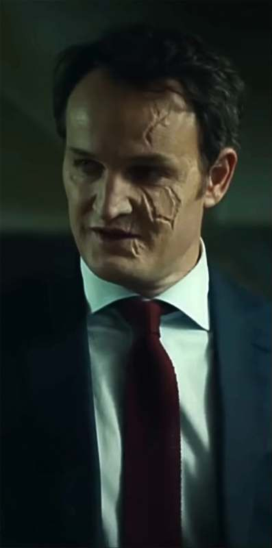 Jason Clarke – (John Connor – átalakított változatban) a Terminator 5-ben