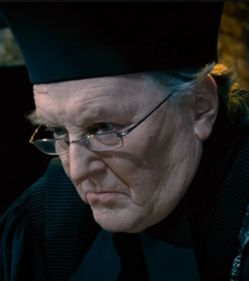 Cornelius Fudge (Robert Hardy)