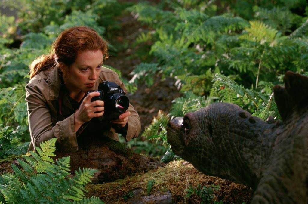 Julianne Moore, mint Dr. Sarah Harding Az elveszett világ: Jurassic Parkban