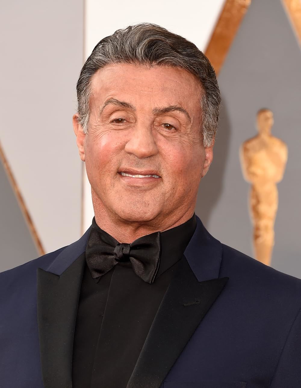 Sylvester Stallone majdnem meghalt, amikor egy ütés következtében súlyos szívproblémái lettek a Rocky IV forgatásán.