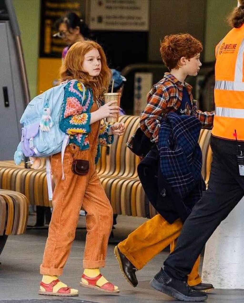 Gracie Cochrane (Ginny Weasley) és Ruari Spooner (Percy Weasley)