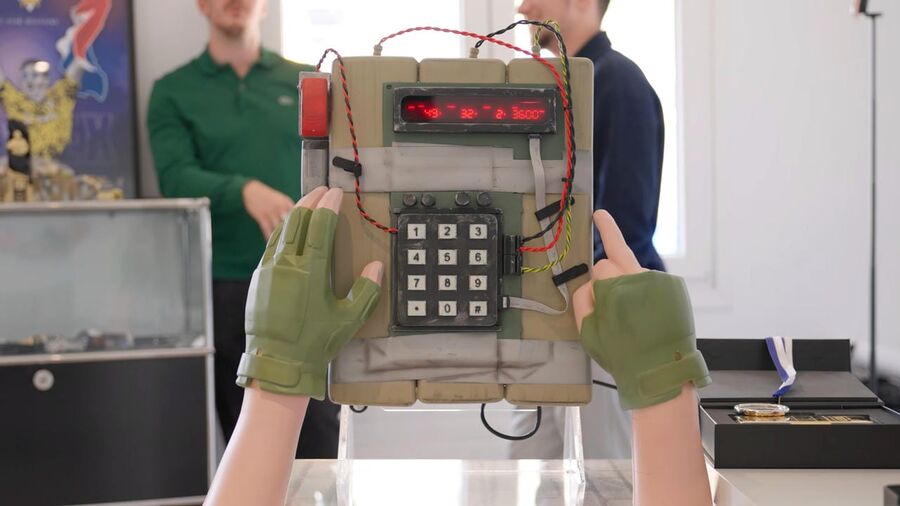 apEX C4-es bomb&aacute;ra eml&eacute;keztető &uacute;j sz&aacute;m&iacute;t&oacute;g&eacute;pe - forr&aacute;s: FrenchHardware