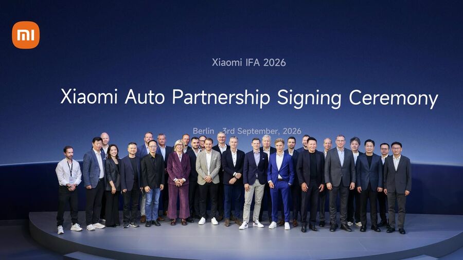 Az al&aacute;&iacute;r&aacute;si cerem&oacute;nia az IFA Berlin 2026 sor&aacute;n - forr&aacute;s: Xiaomi