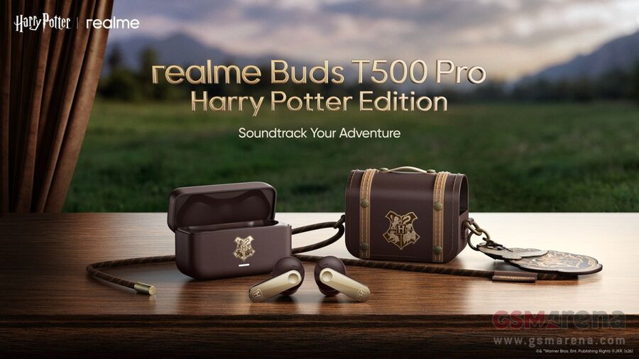 A Realme Buds T500 Pro Harry Potter Edition - forr&aacute;s: GSMArena, Warner Bros.