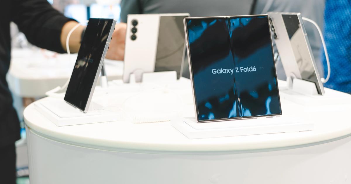 Samsungの新しいトップモバイルには、イライラするAxiとIPの資格が付属しています